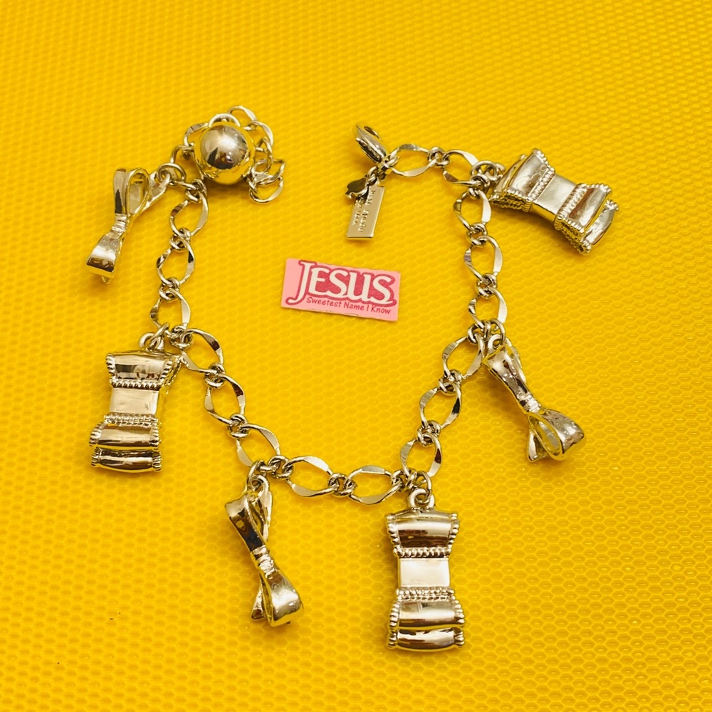 NWOT "HOST PICK 2 TIMES" Kate Spade Charm Bracelet - Picture 2 of 15